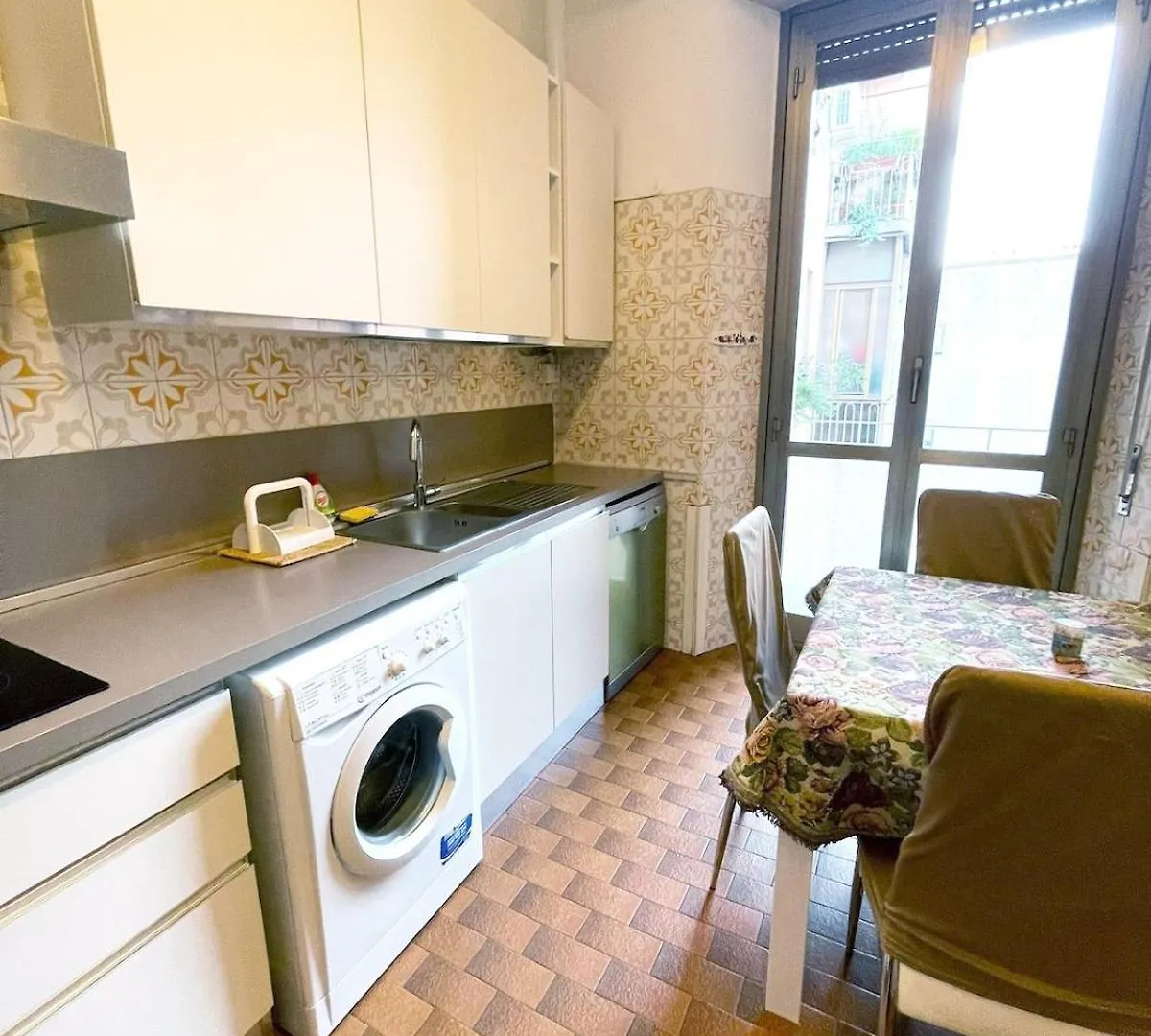 Grand Apartments Corner 32 Milan Italy